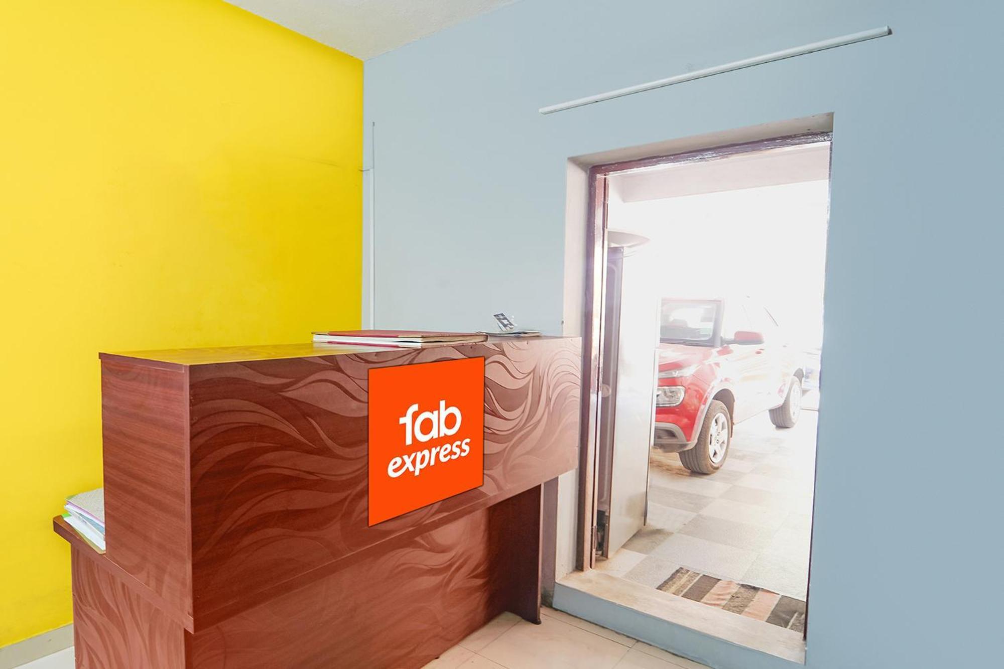 Fabexpress Epic Residency - Nr Srm University, Ramapuram Hotel